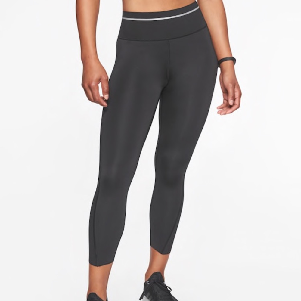Athleta Black Sonic Capris.